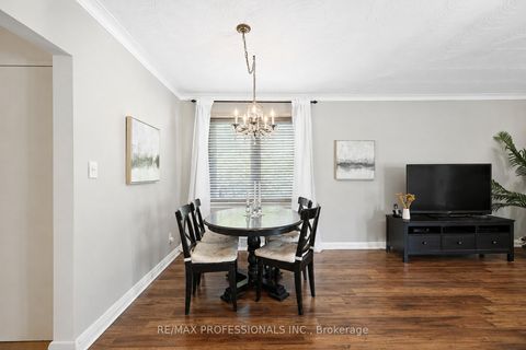 Photo 6 at 39 Sealcove Drive, Etobicoke West Mall, Toronto