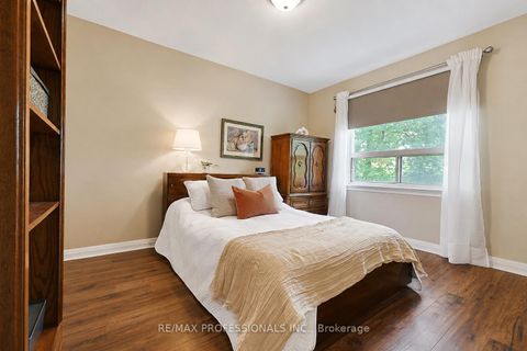 Photo 26 at 39 Sealcove Drive, Etobicoke West Mall, Toronto