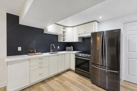 Photo 37 at 39 Sealcove Drive, Etobicoke West Mall, Toronto