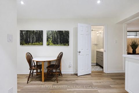 Photo 39 at 39 Sealcove Drive, Etobicoke West Mall, Toronto