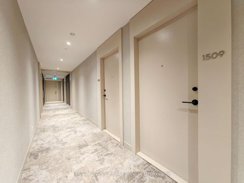 Photo 2 at 1509 - 2020 Bathurst Street, Cedarvale, Toronto