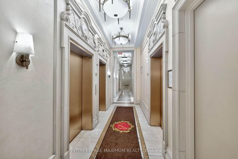 Photo 5 at 914 - 9245 Jane Street, Maple, Vaughan