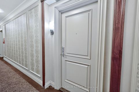 Photo 7 at 914 - 9245 Jane Street, Maple, Vaughan