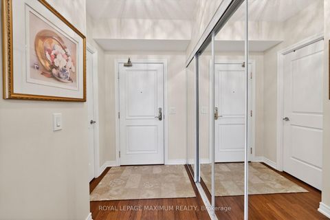 Photo 8 at 914 - 9245 Jane Street, Maple, Vaughan