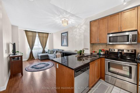 Photo 10 at 914 - 9245 Jane Street, Maple, Vaughan