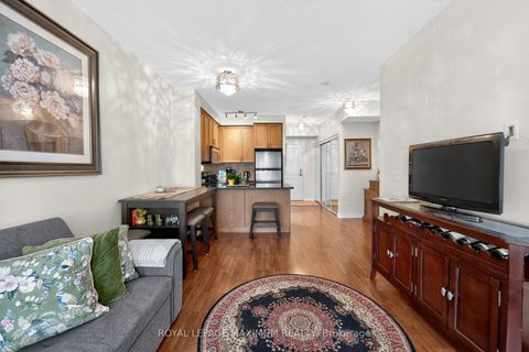 Photo 15 at 914 - 9245 Jane Street, Maple, Vaughan