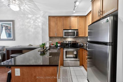 Photo 19 at 914 - 9245 Jane Street, Maple, Vaughan