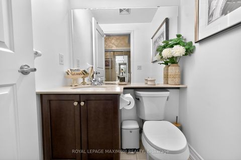 Photo 23 at 914 - 9245 Jane Street, Maple, Vaughan
