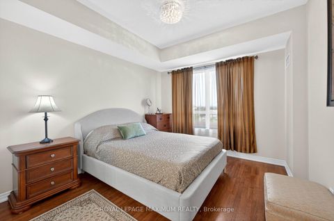 Photo 24 at 914 - 9245 Jane Street, Maple, Vaughan