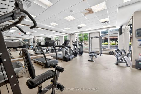 Photo 34 at 914 - 9245 Jane Street, Maple, Vaughan