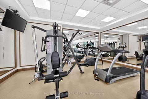 Photo 36 at 914 - 9245 Jane Street, Maple, Vaughan