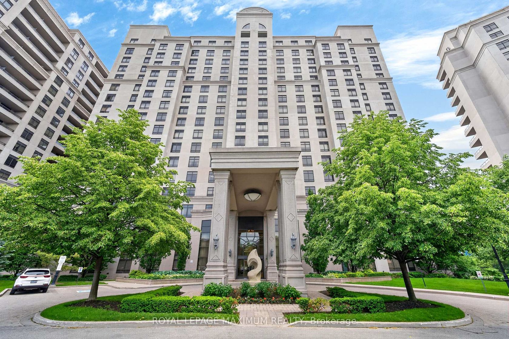 914 - 9245 Jane Street, Maple, Vaughan photo number 2