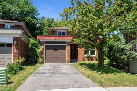 Photo 0 at 12 Ormskirk Court, Swansea, Toronto