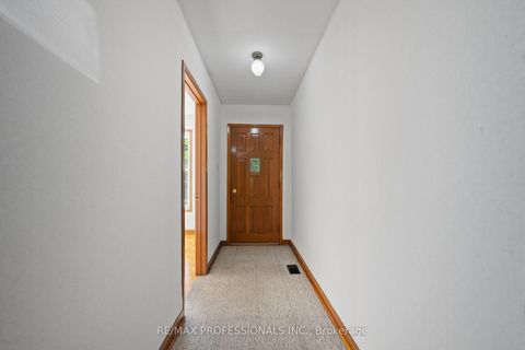 Photo 3 at 12 Ormskirk Court, Swansea, Toronto
