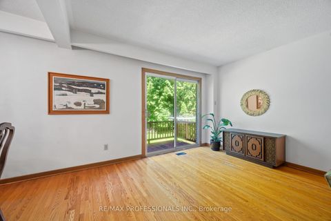 Photo 12 at 12 Ormskirk Court, Swansea, Toronto