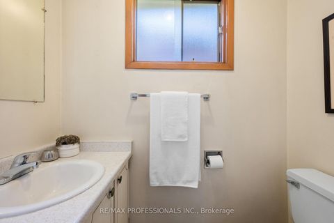 Photo 24 at 12 Ormskirk Court, Swansea, Toronto