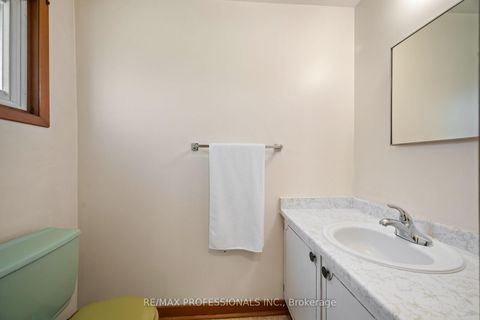 Photo 29 at 12 Ormskirk Court, Swansea, Toronto