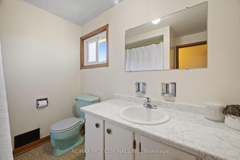 Photo 38 at 12 Ormskirk Court, Swansea, Toronto