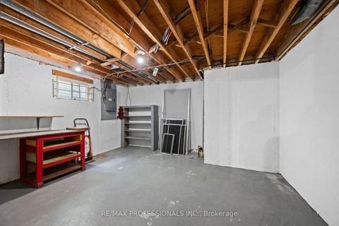 Photo 41 at 12 Ormskirk Court, Swansea, Toronto