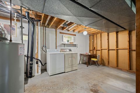 Photo 43 at 12 Ormskirk Court, Swansea, Toronto