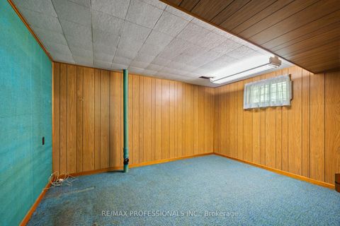 Photo 44 at 12 Ormskirk Court, Swansea, Toronto