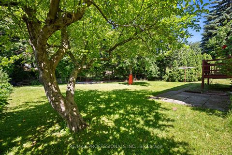 Photo 46 at 12 Ormskirk Court, Swansea, Toronto