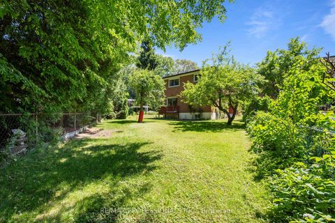 Photo 47 at 12 Ormskirk Court, Swansea, Toronto