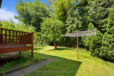 Photo 49 at 12 Ormskirk Court, Swansea, Toronto
