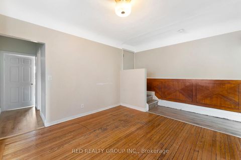 Photo 4 at 89 Beatrice Street, Bellwoods, Toronto