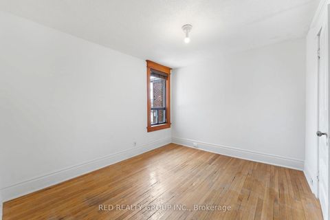 Photo 14 at 89 Beatrice Street, Bellwoods, Toronto