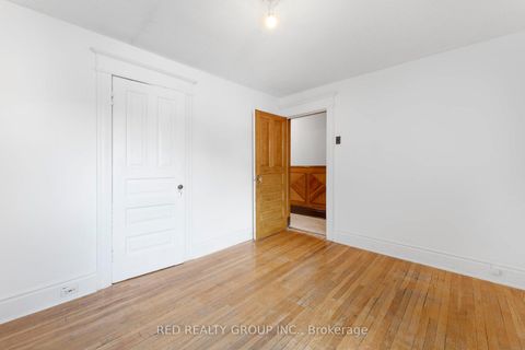 Photo 15 at 89 Beatrice Street, Bellwoods, Toronto