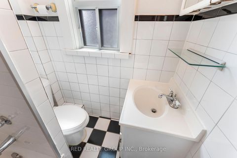 Photo 17 at 89 Beatrice Street, Bellwoods, Toronto