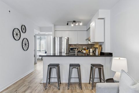 Photo 11 at 2010 - 12 Sudbury Street, Niagara, Toronto