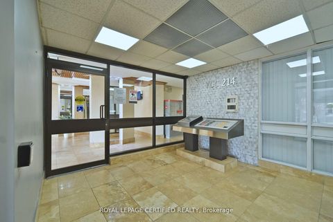 Photo 3 at 905 - 20 Gilder Drive, Eglinton East, Toronto