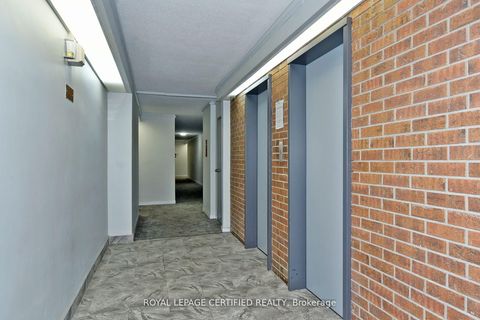 Photo 7 at 905 - 20 Gilder Drive, Eglinton East, Toronto