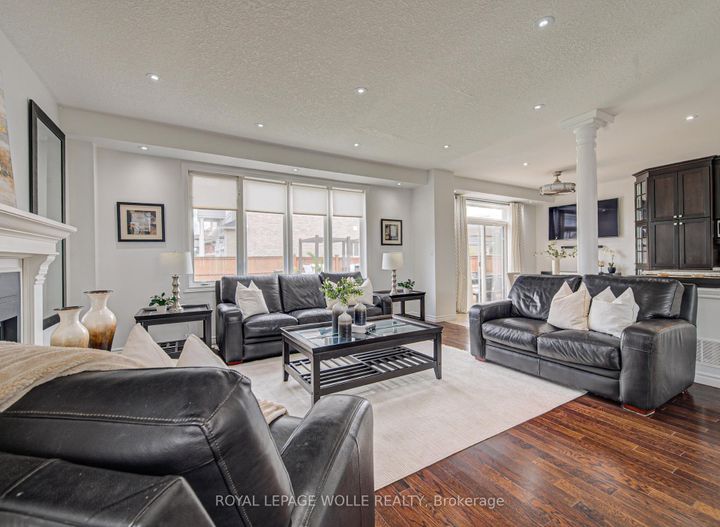 Photo 7 at 37 Davinci Boulevard, Carpenter, Hamilton