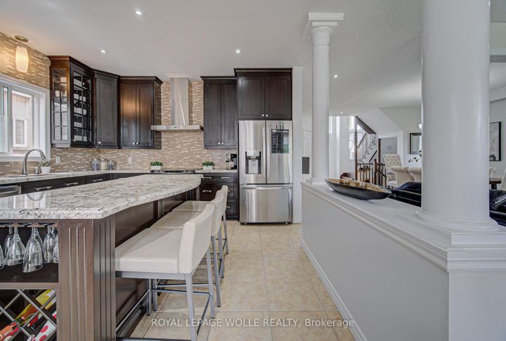 Photo 10 at 37 Davinci Boulevard, Carpenter, Hamilton