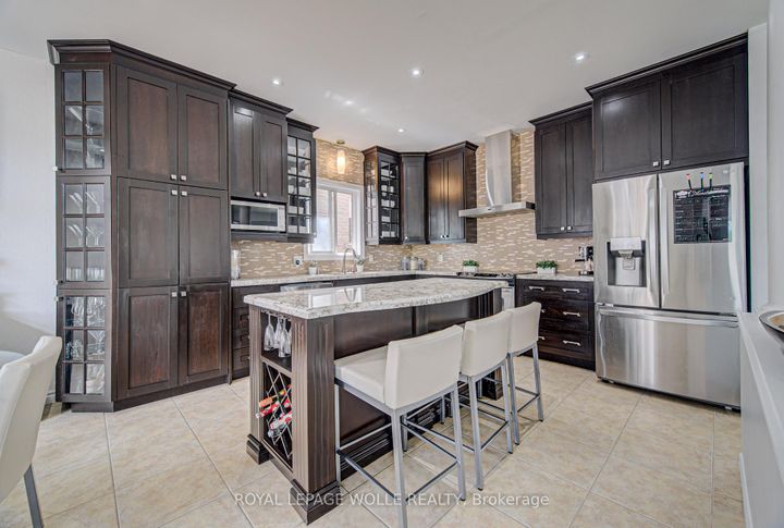 Photo 11 at 37 Davinci Boulevard, Carpenter, Hamilton