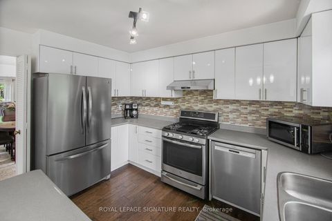 Photo 9 at 432 Alex Doner Drive, Glenway Estates, Newmarket