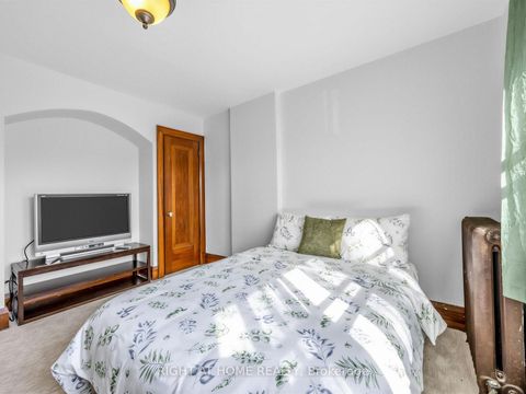 Photo 14 at 26 Maryland Boulevard, Crescent Town, Toronto