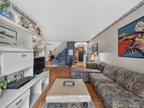 Photo 2 at 636 - 636 Adelaide Street W, Waterfront Communities C1, Toronto