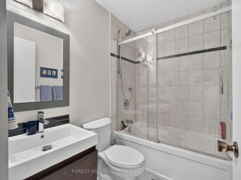 Photo 10 at 636 - 636 Adelaide Street W, Waterfront Communities C1, Toronto