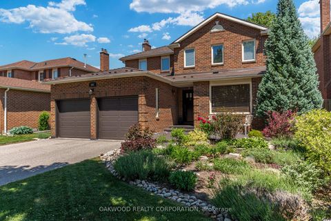 Photo 2 at 486 Greenock Drive, Maple, Vaughan