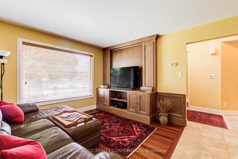 Photo 4 at 486 Greenock Drive, Maple, Vaughan