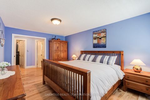 Photo 18 at 486 Greenock Drive, Maple, Vaughan