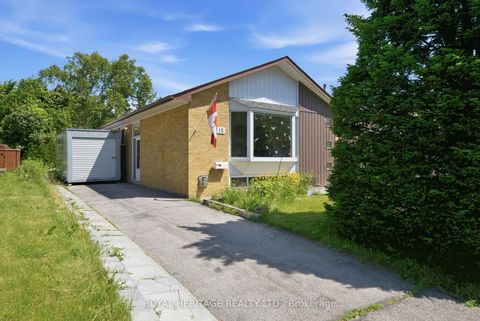 Photo 1 at 15 Golfhaven Drive, Woburn, Toronto