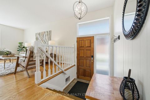 Photo 2 at 15 Golfhaven Drive, Woburn, Toronto