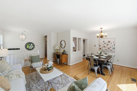 Photo 5 at 15 Golfhaven Drive, Woburn, Toronto