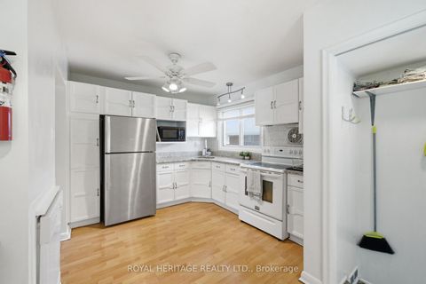 Photo 10 at 15 Golfhaven Drive, Woburn, Toronto