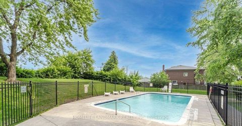 Photo 3 at 107 - 541 Blackthorn Avenue, Eglinton West, Toronto